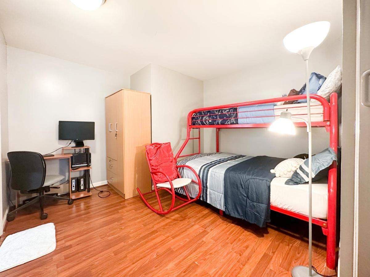 Апартаменти Cute 2-Brm Walkout Apt With Pool Table And Theater Лексингтон Екстер'єр фото